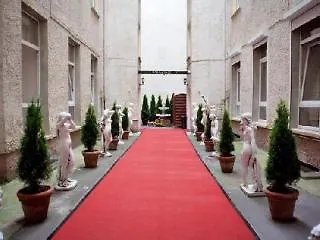Hotell & Zarenhof Mitte 3*