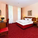 Hotel & Zarenhof Mitte 3*