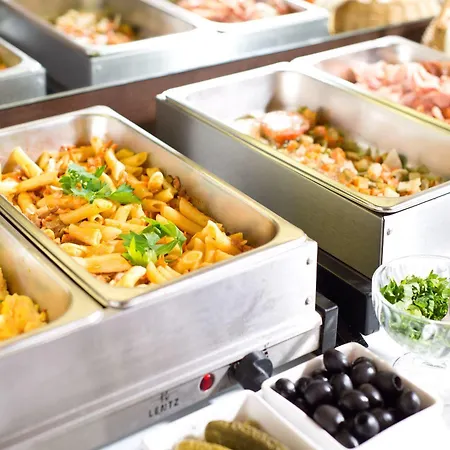 Hotel & Zarenhof Mitte 3*