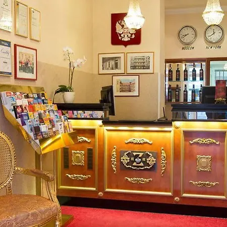 Hotel & Zarenhof Mitte 3*