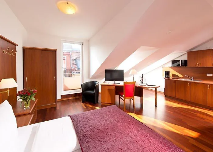 Hotel & Zarenhof Mitte 3*