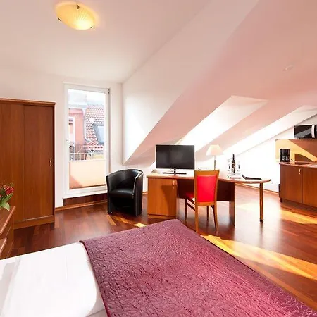 Hotell & Zarenhof Mitte 3*
